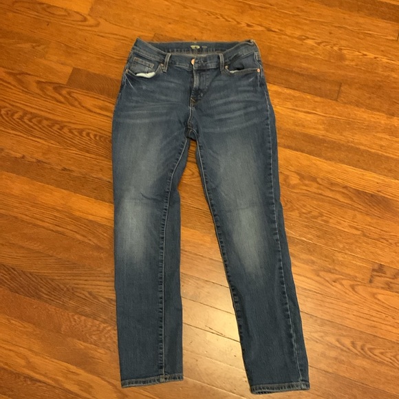 Old Navy 4 Short - Picture 3 of 5